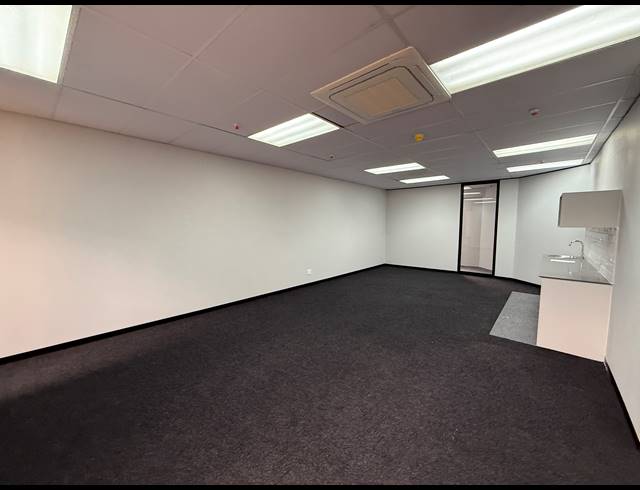 108M² OFFICE TO LET IN PARKTOWN